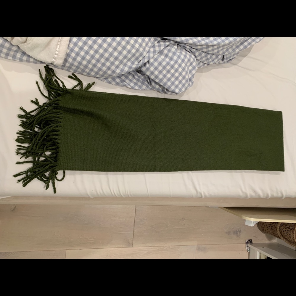 Scarf - Picture 2 of 3